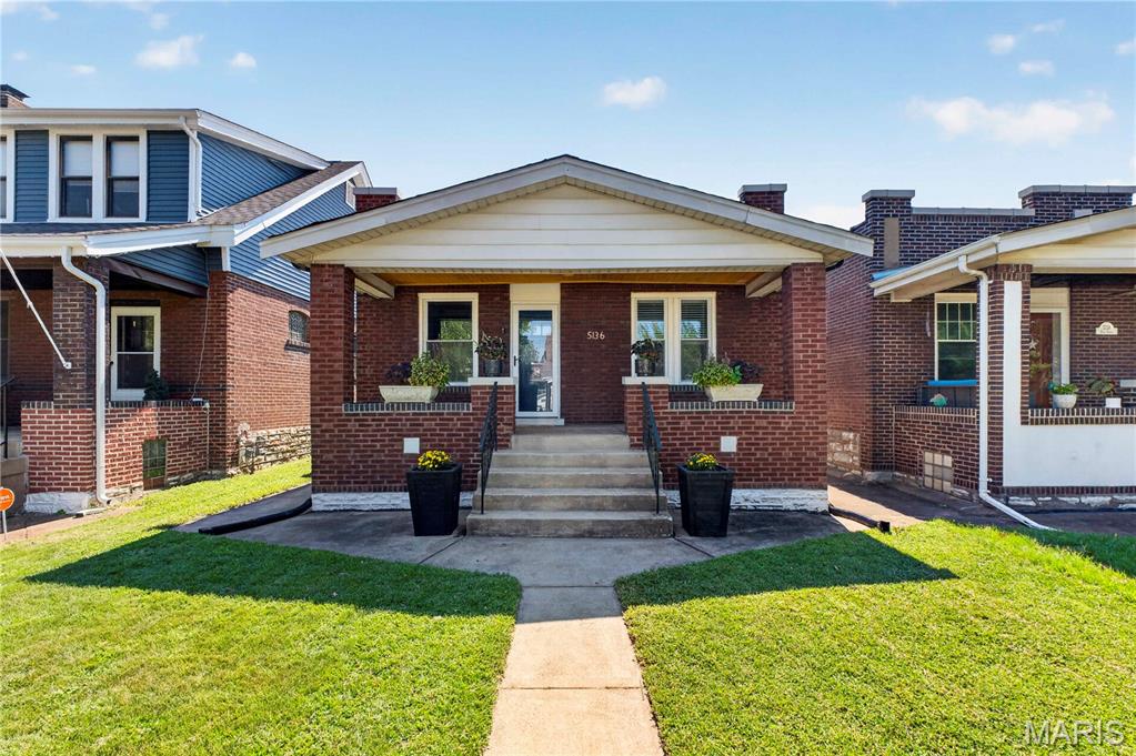 Photo of 5136 Rosa Avenue, St Louis, MO 63109 (MLS # 26050710)