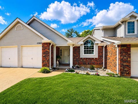 Photo of 13305 Woodlake Village Court, Chesterfield, MO 63141 (MLS # 26060573)