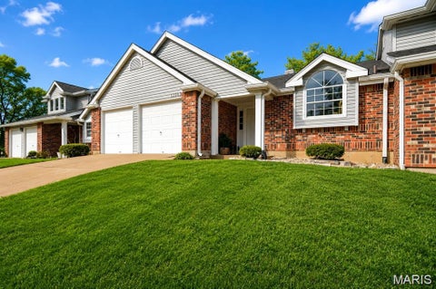 Tiny photo for 13305 Woodlake Village Court, Chesterfield, MO 63141 (MLS # 26060573)