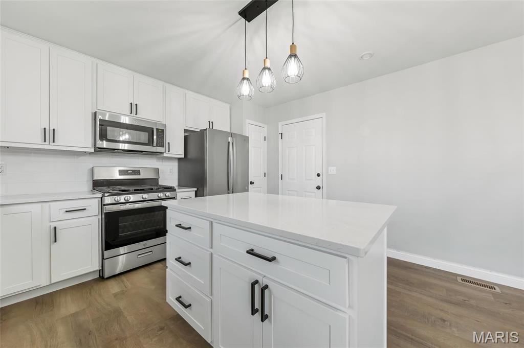 Twin Chimneys Village I Thorn Hill - Residential Lease