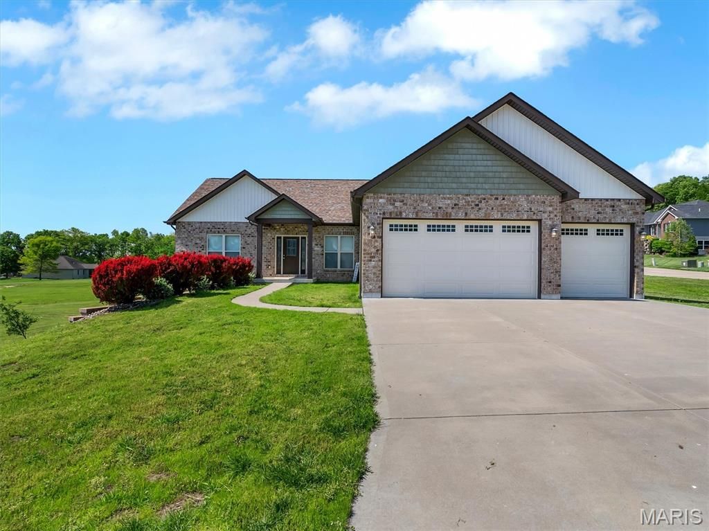 Photo of 105 Ridgeview Oaks Drive, Washington, MO 63090 (MLS # 26025694)
