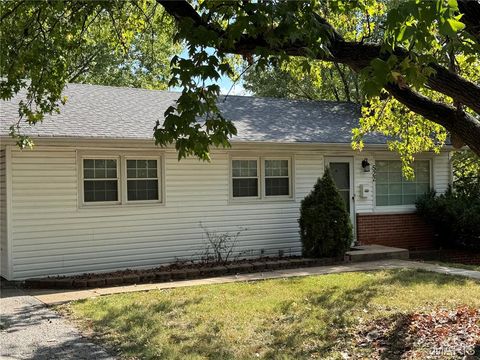 Tiny photo for 522 Holland Avenue, Webster Groves, MO 63119 (MLS # 25068843)