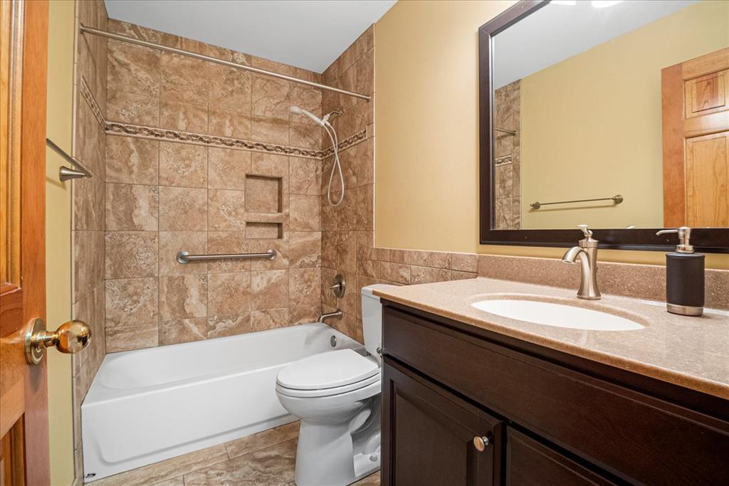 St Charles, Missouri 63303, United States, 3 Bedrooms Bedrooms, ,3 BathroomsBathrooms,Residential,Pending,136995