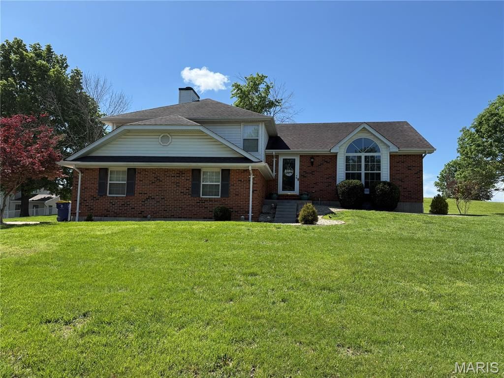 Photo of 4 Weatherby Court, Washington, MO 63090 (MLS # 26025987)