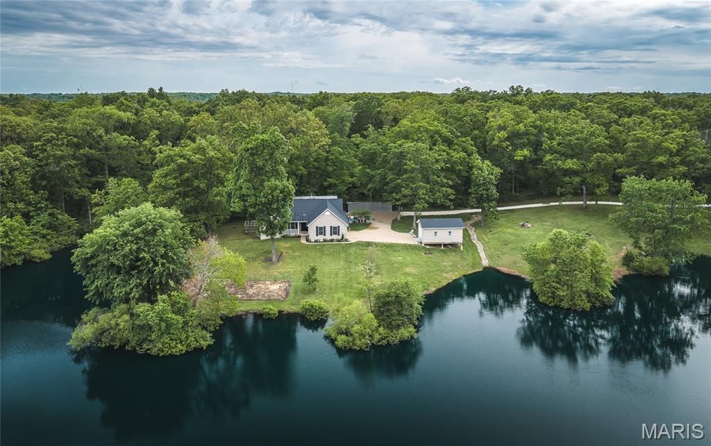 Photo of 21212 Oak Trail, Warrenton, MO 63383 (MLS # 26026706)