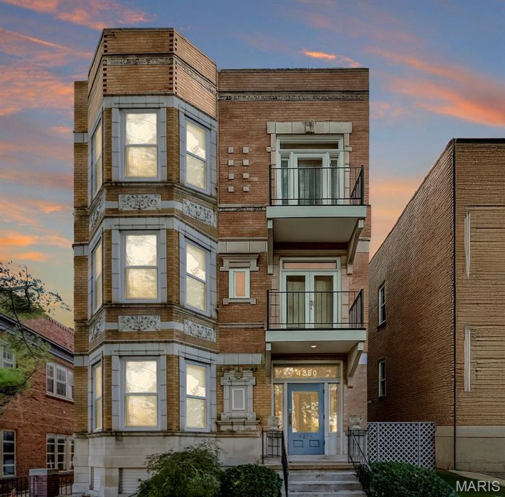 Photo of 4250 Lindell Boulevard #A, St Louis, MO 63108 (MLS # 25072776)