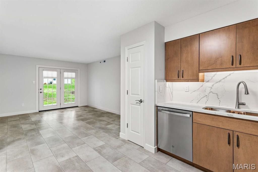 Hanna Place Condominiums - Residential