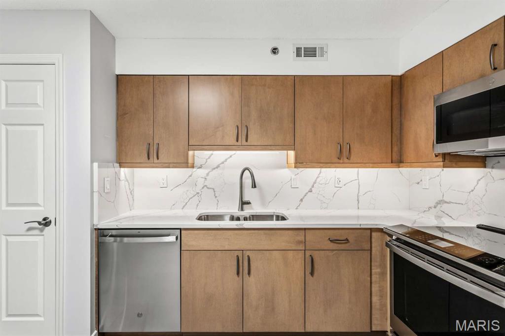 Hanna Place Condominiums - Residential