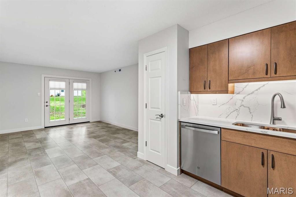 Hanna Place Condominiums - Residential