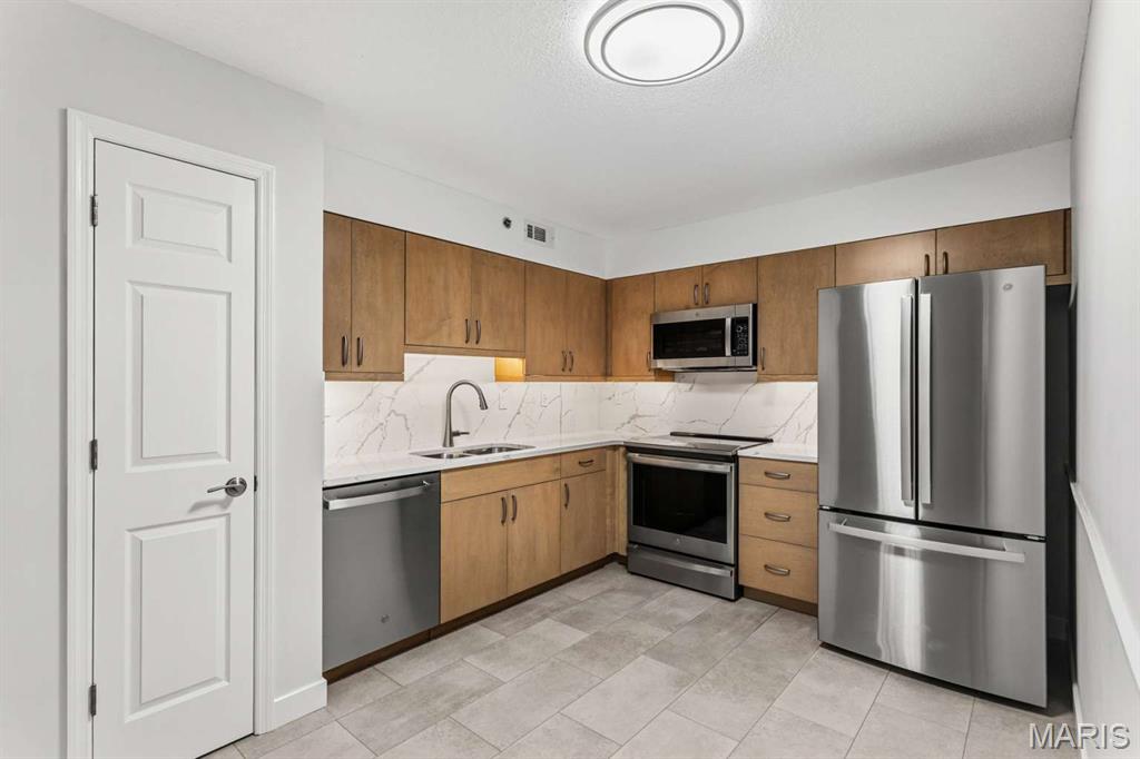 Hanna Place Condominiums - Residential