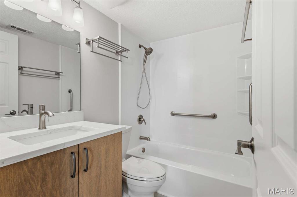 Hanna Place Condominiums - Residential