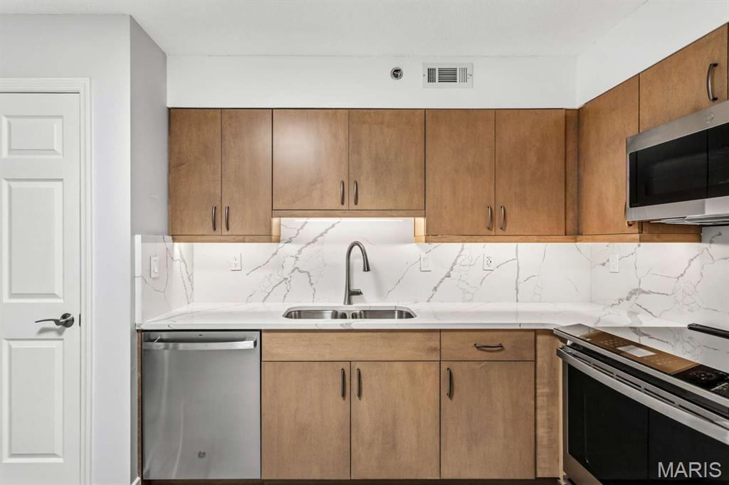 Hanna Place Condominiums - Residential