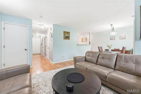 Tiny photo for 1421 Tahoe Valley Court, Ballwin, MO 63021 (MLS # 26024411)