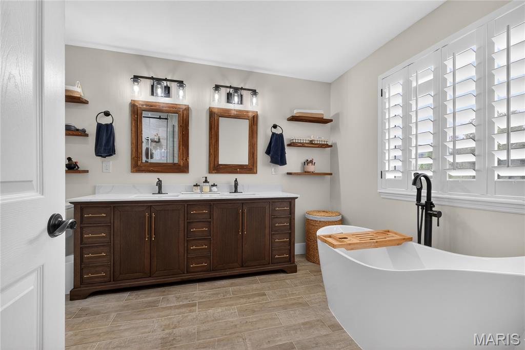 Glenmaro #4 - Residential