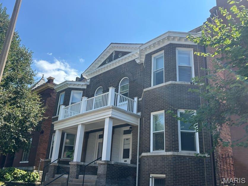 3666-3668 Russell Boulevard