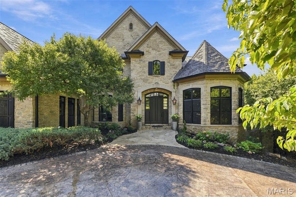26 ALLEGRO LAKE ESTATES DR, CREVE COEUR, MO 63141 - Image d0c3cd3b2bd830613c026ae7a66f954b/1810691391
