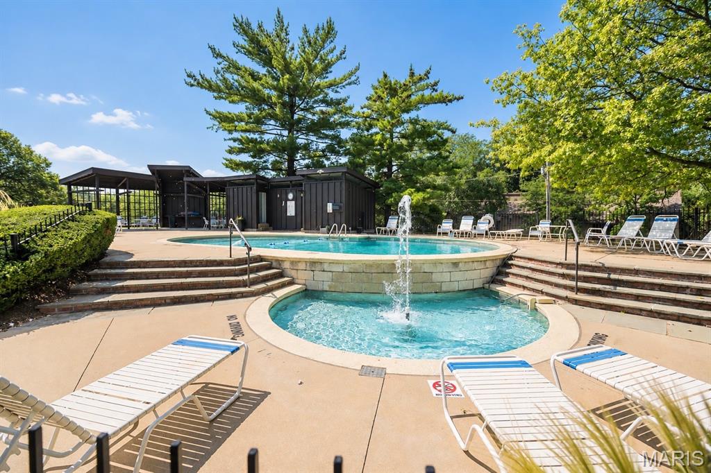 590 Sarah Lane 401