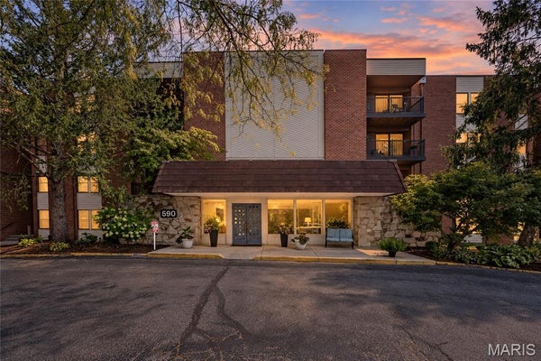 590 SARAH LN APT 401, SAINT LOUIS, MO 63141 - Image d0d8db34e9a20d42b1c37a4e9d59b158/978448686
