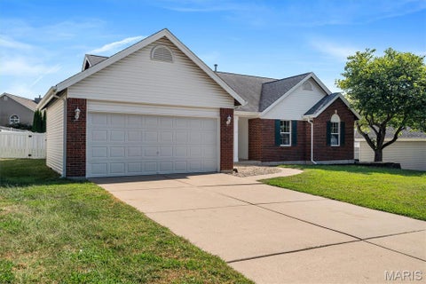 Tiny photo for 104 Coppersmith Court, St Charles, MO 63301 (MLS # 26058051)