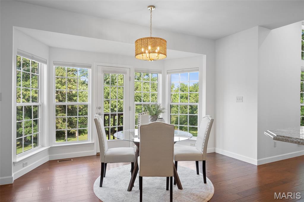 Chesterfield, Missouri 63017, United States, 5 Bedrooms Bedrooms, ,5 BathroomsBathrooms,Residential,Active,171347