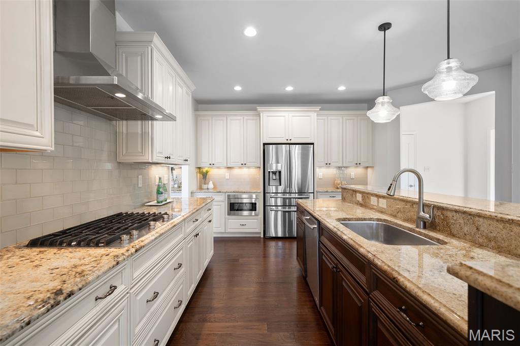 Chesterfield, Missouri 63017, United States, 5 Bedrooms Bedrooms, ,5 BathroomsBathrooms,Residential,Active,171347