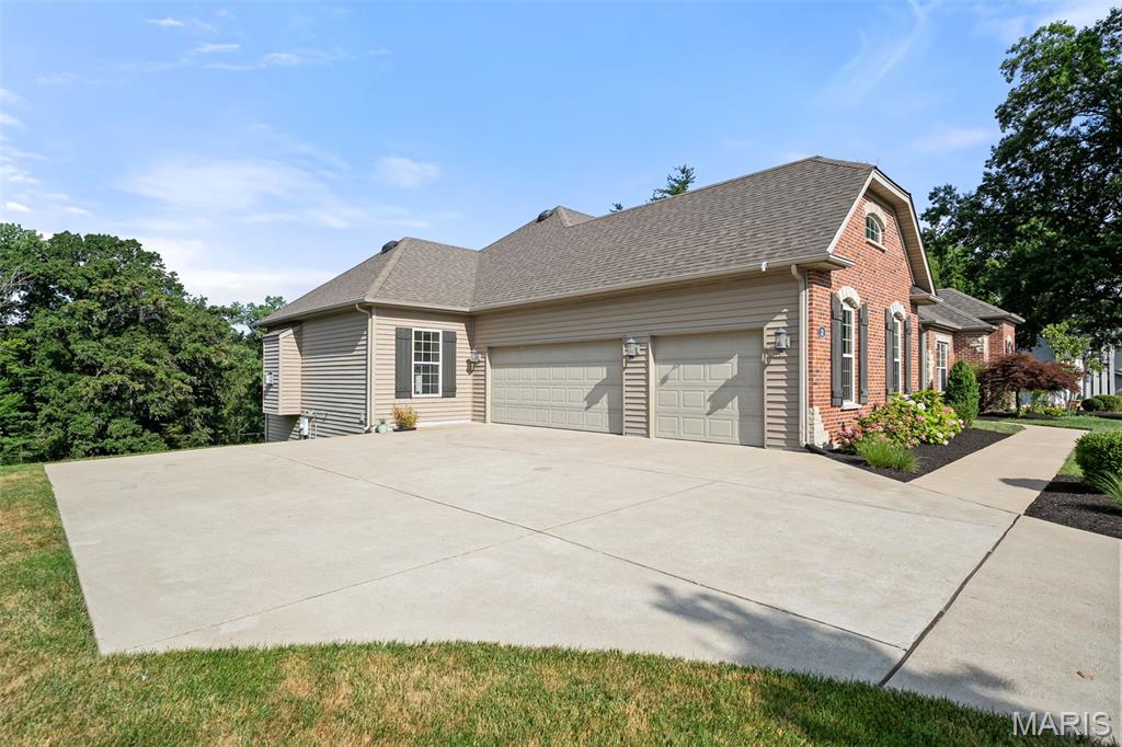 Chesterfield, Missouri 63017, United States, 5 Bedrooms Bedrooms, ,5 BathroomsBathrooms,Residential,Active,171347