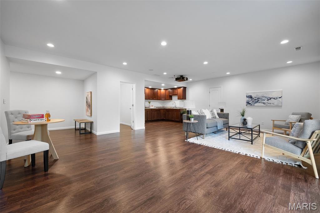 Chesterfield, Missouri 63017, United States, 5 Bedrooms Bedrooms, ,5 BathroomsBathrooms,Residential,Active,171347