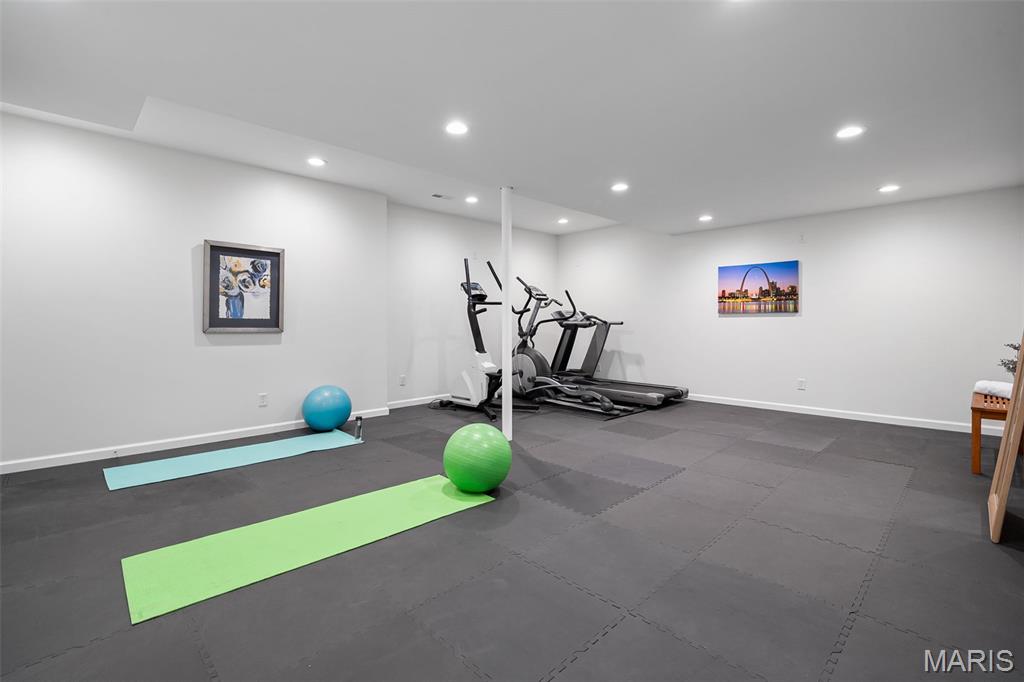 Chesterfield, Missouri 63017, United States, 5 Bedrooms Bedrooms, ,5 BathroomsBathrooms,Residential,Active,171347