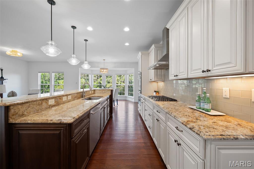 Chesterfield, Missouri 63017, United States, 5 Bedrooms Bedrooms, ,5 BathroomsBathrooms,Residential,Active,171347