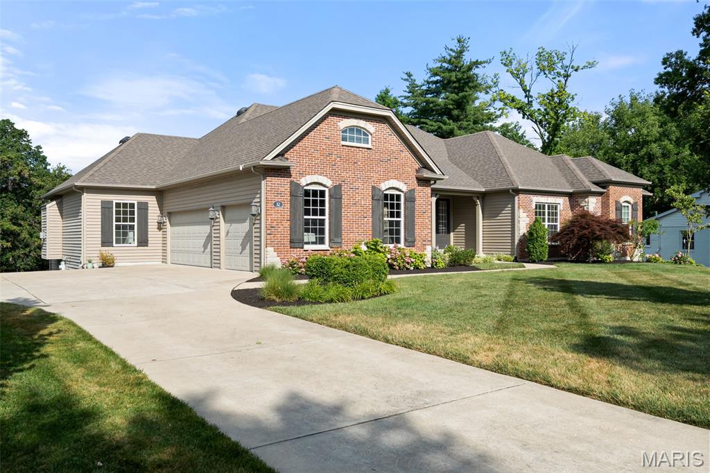 Chesterfield, Missouri 63017, United States, 5 Bedrooms Bedrooms, ,5 BathroomsBathrooms,Residential,Active,171347