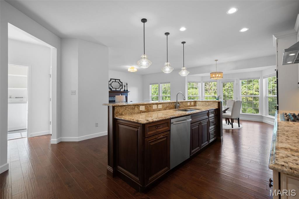 Chesterfield, Missouri 63017, United States, 5 Bedrooms Bedrooms, ,5 BathroomsBathrooms,Residential,Active,171347