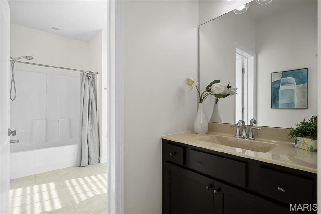 Chesterfield, Missouri 63017, United States, 5 Bedrooms Bedrooms, ,5 BathroomsBathrooms,Residential,Active,171347