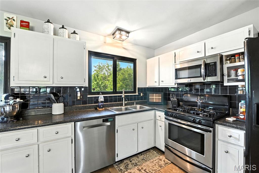 1223 Derbyshire Drive