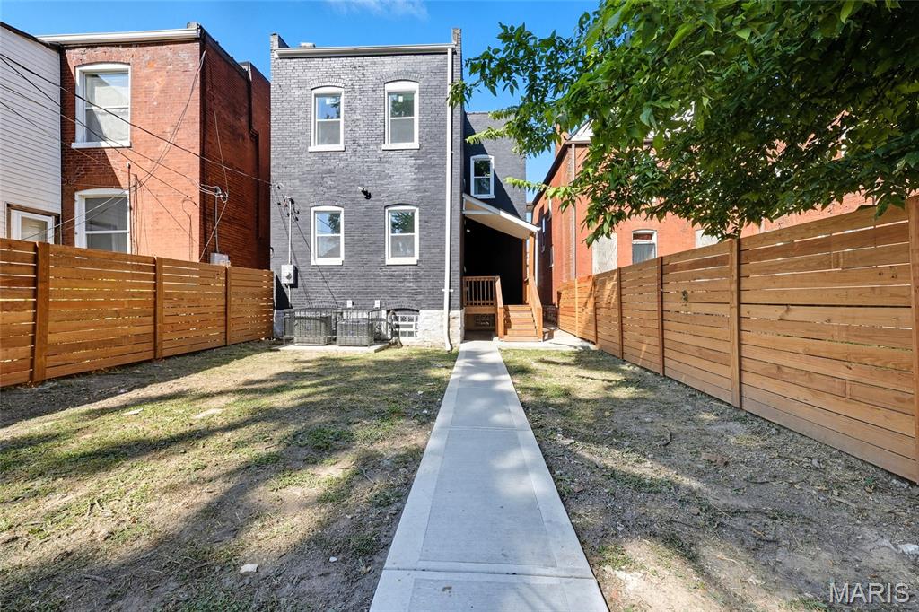 St Louis, Missouri 63107, United States, 3 Bedrooms Bedrooms, ,3 BathroomsBathrooms,Residential,Pending,202879