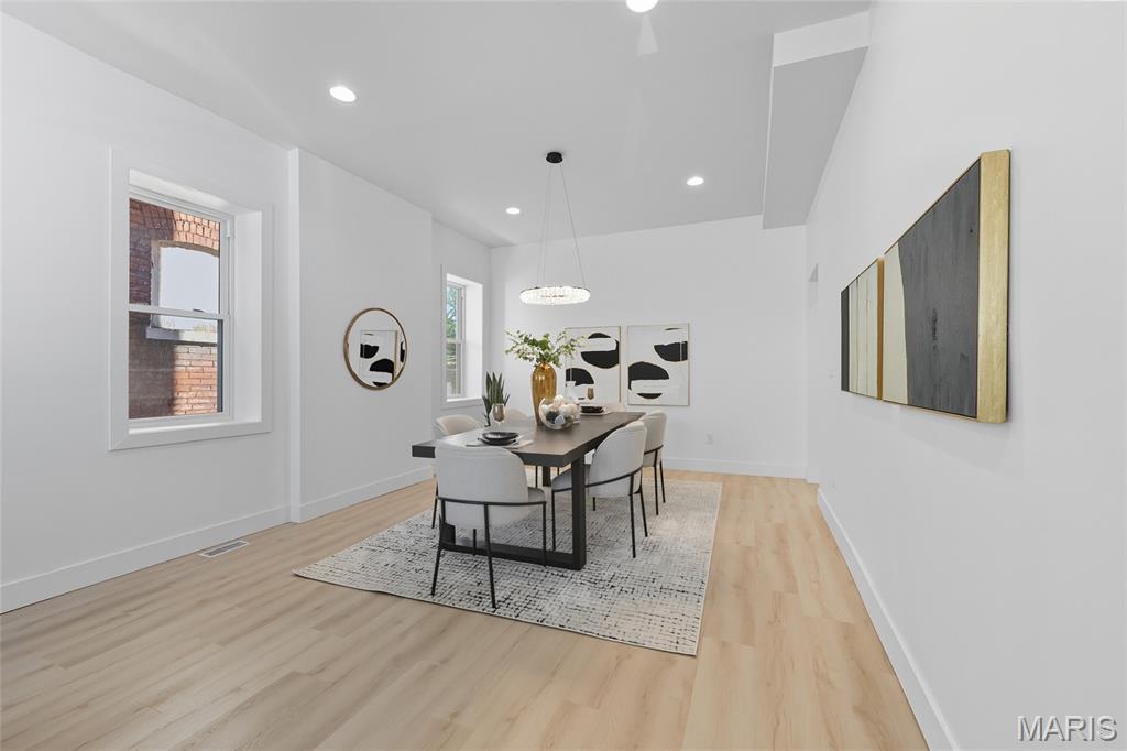 St Louis, Missouri 63107, United States, 3 Bedrooms Bedrooms, ,3 BathroomsBathrooms,Residential,Pending,202879