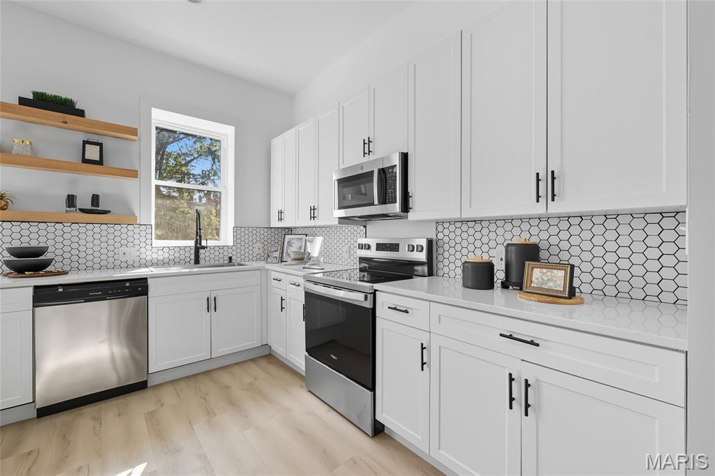 St Louis, Missouri 63107, United States, 3 Bedrooms Bedrooms, ,3 BathroomsBathrooms,Residential,Pending,202879