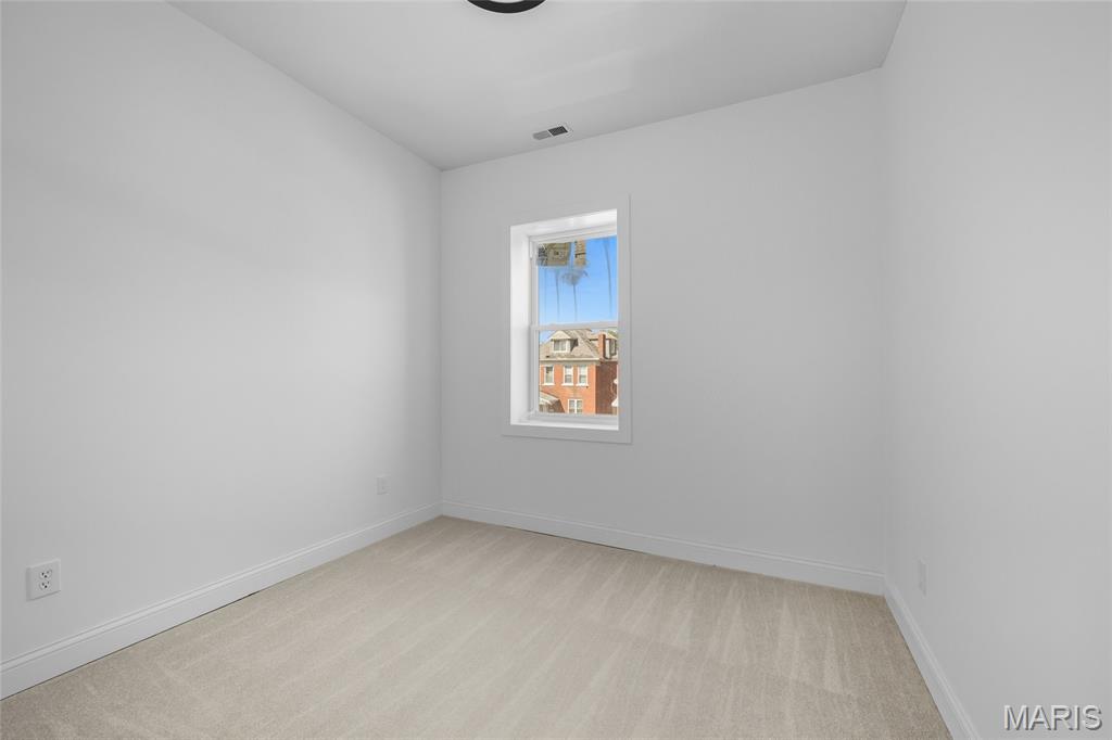 St Louis, Missouri 63107, United States, 3 Bedrooms Bedrooms, ,3 BathroomsBathrooms,Residential,Pending,202879