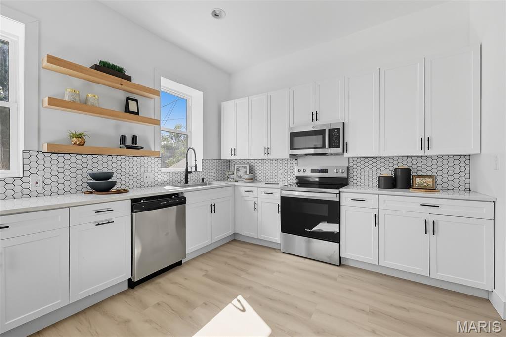 St Louis, Missouri 63107, United States, 3 Bedrooms Bedrooms, ,3 BathroomsBathrooms,Residential,Pending,202879