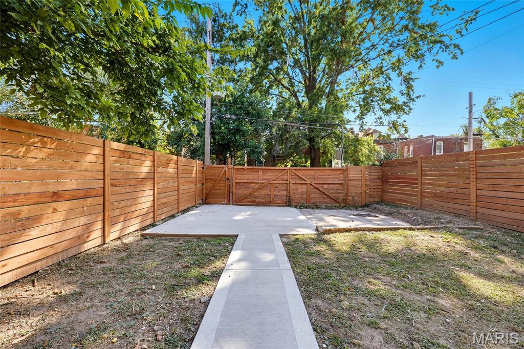 St Louis, Missouri 63107, United States, 3 Bedrooms Bedrooms, ,3 BathroomsBathrooms,Residential,Pending,202879