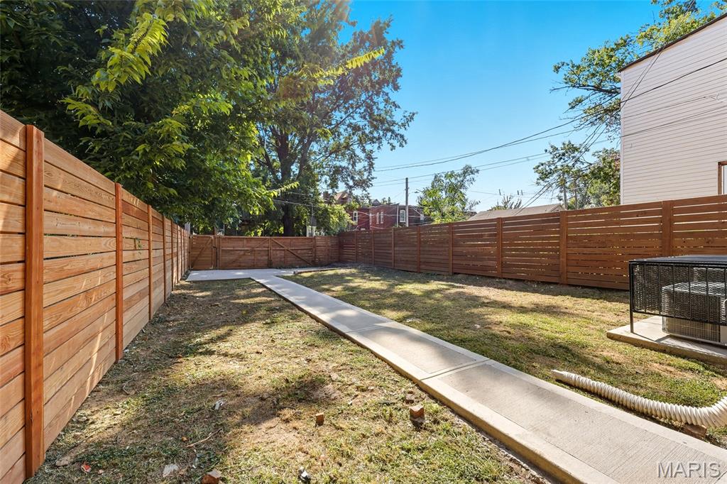 St Louis, Missouri 63107, United States, 3 Bedrooms Bedrooms, ,3 BathroomsBathrooms,Residential,Pending,202879