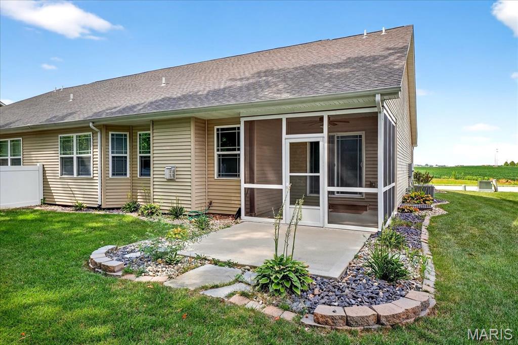 Troy, Illinois 62294, United States, 3 Bedrooms Bedrooms, ,3 BathroomsBathrooms,Residential,Pending,197688