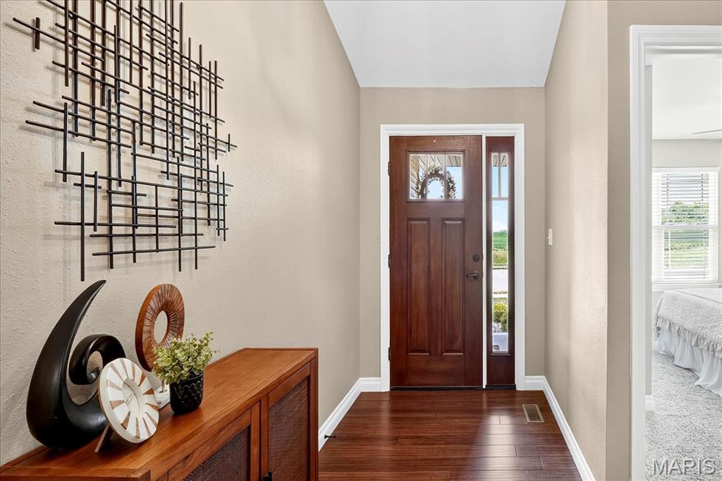 Troy, Illinois 62294, United States, 3 Bedrooms Bedrooms, ,3 BathroomsBathrooms,Residential,Pending,197688