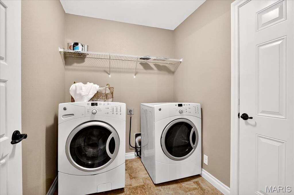 Troy, Illinois 62294, United States, 3 Bedrooms Bedrooms, ,3 BathroomsBathrooms,Residential,Pending,197688