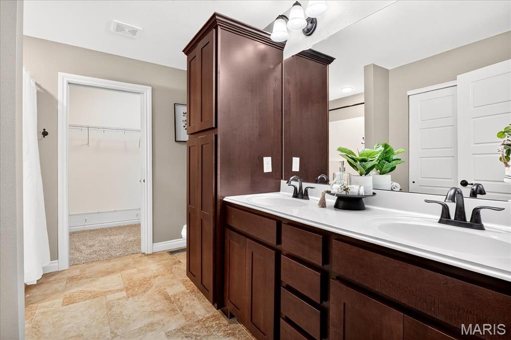 Troy, Illinois 62294, United States, 3 Bedrooms Bedrooms, ,3 BathroomsBathrooms,Residential,Pending,197688