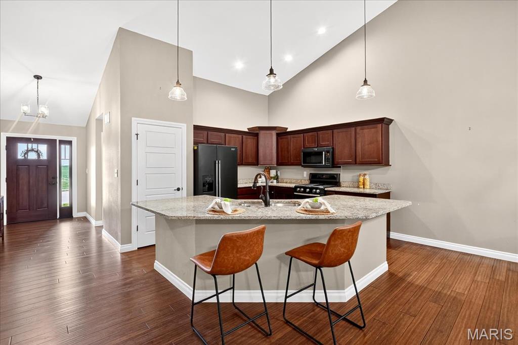 Troy, Illinois 62294, United States, 3 Bedrooms Bedrooms, ,3 BathroomsBathrooms,Residential,Pending,197688