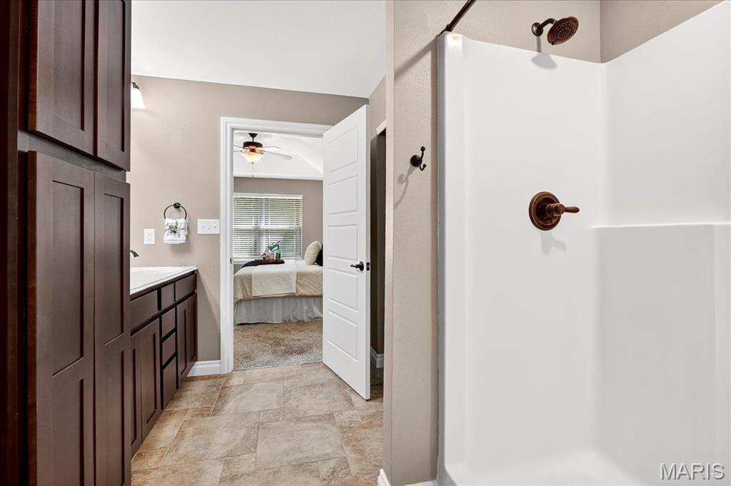 Troy, Illinois 62294, United States, 3 Bedrooms Bedrooms, ,3 BathroomsBathrooms,Residential,Pending,197688