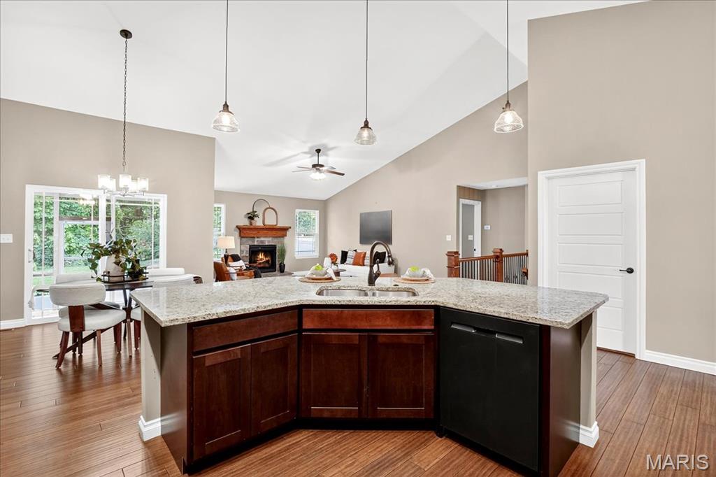 Troy, Illinois 62294, United States, 3 Bedrooms Bedrooms, ,3 BathroomsBathrooms,Residential,Pending,197688