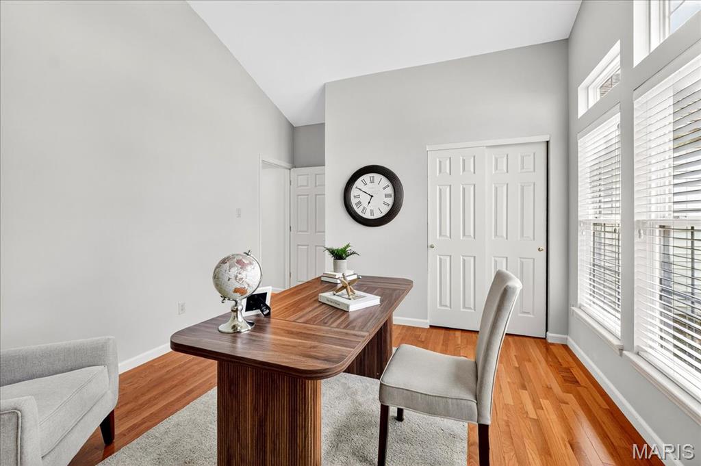 Oakville, Missouri 63129, United States, 3 Bedrooms Bedrooms, ,3 BathroomsBathrooms,Residential,Pending,227347