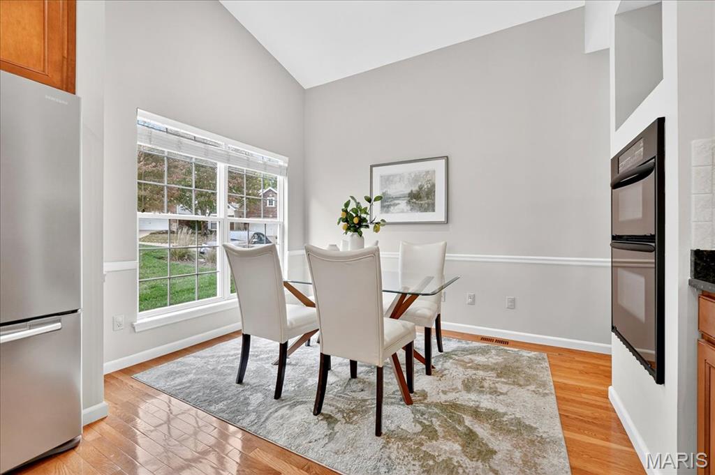 Oakville, Missouri 63129, United States, 3 Bedrooms Bedrooms, ,3 BathroomsBathrooms,Residential,Pending,227347