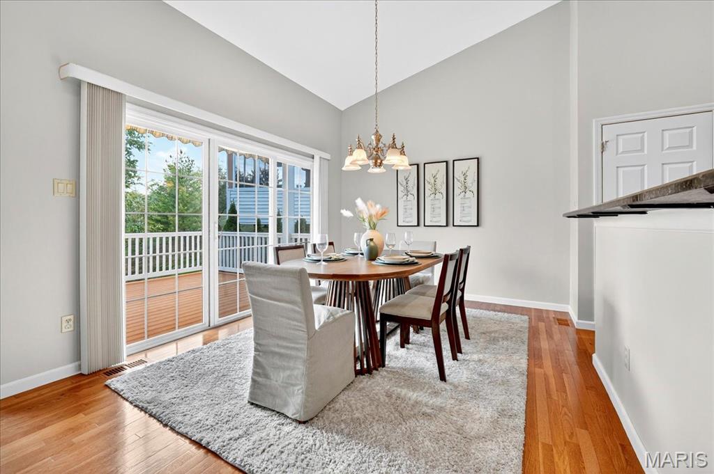 Oakville, Missouri 63129, United States, 3 Bedrooms Bedrooms, ,3 BathroomsBathrooms,Residential,Pending,227347